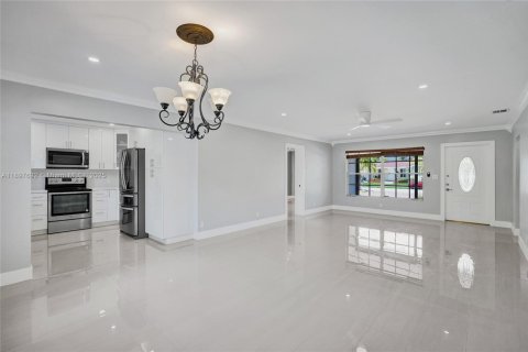 Casa en alquiler en Hollywood, Florida, 3 dormitorios, 134.89 m2 № 1948872 - foto 4