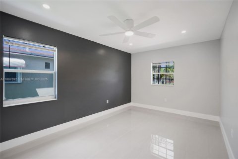 Casa en alquiler en Hollywood, Florida, 3 dormitorios, 134.89 m2 № 1948872 - foto 8