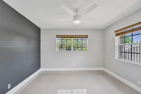 Casa en alquiler en Hollywood, Florida, 3 dormitorios, 134.89 m2 № 1948872 - foto 13