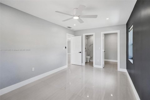 Casa en alquiler en Hollywood, Florida, 3 dormitorios, 134.89 m2 № 1948872 - foto 9