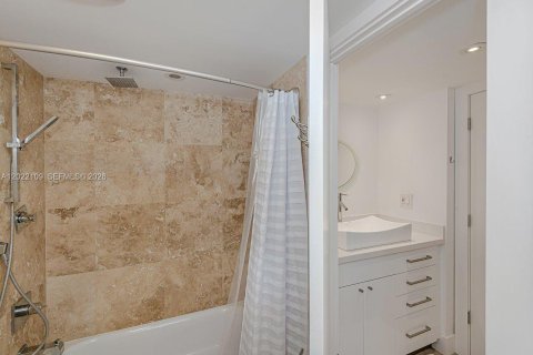 Condominio en alquiler en Miami Beach, Florida, 1 dormitorio, 81.75 m2 № 2077563 - foto 11
