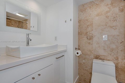 Condominio en alquiler en Miami Beach, Florida, 1 dormitorio, 81.75 m2 № 2077563 - foto 10