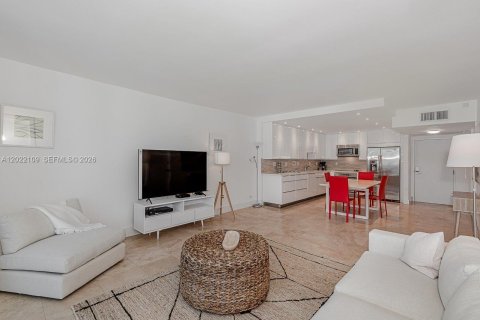 Condominio en alquiler en Miami Beach, Florida, 1 dormitorio, 81.75 m2 № 2077563 - foto 2