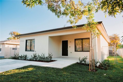 Снять в аренду виллу или дом в Помпано-Бич, Флорида 3 спальни, 148.46м2, № 2004885 - фото 2