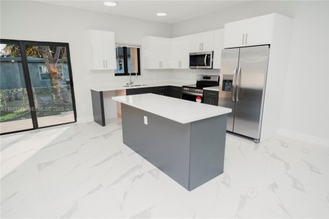 Снять в аренду виллу или дом в Помпано-Бич, Флорида 3 спальни, 148.46м2, № 2004885 - фото 8