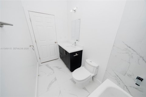 Снять в аренду виллу или дом в Помпано-Бич, Флорида 3 спальни, 148.46м2, № 2004885 - фото 22