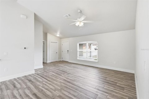 Villa ou maison à louer à Deltona, Floride: 3 chambres, 131.27 m2 № 2114472 - photo 19