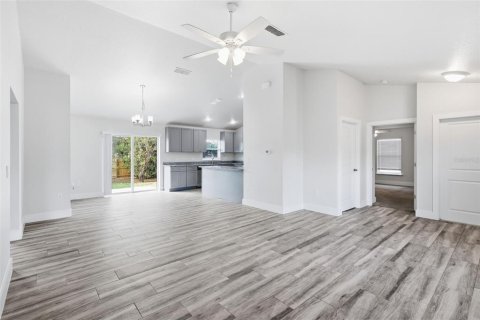 Villa ou maison à louer à Deltona, Floride: 3 chambres, 131.27 m2 № 2114472 - photo 18
