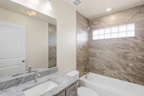 Villa ou maison à louer à Deltona, Floride: 3 chambres, 131.27 m2 № 2114472 - photo 13