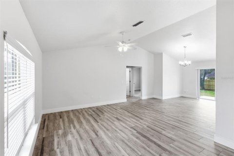 Villa ou maison à louer à Deltona, Floride: 3 chambres, 131.27 m2 № 2114472 - photo 22