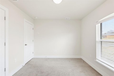 Villa ou maison à louer à Deltona, Floride: 3 chambres, 131.27 m2 № 2114472 - photo 10