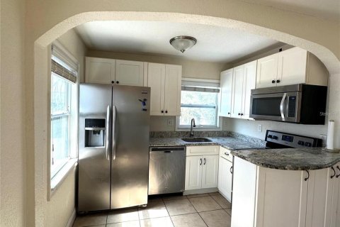 Appartement à louer à Saint Petersburg, Floride: 1 chambre, 40.88 m2 № 2109457 - photo 2