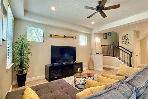 Adosado en venta en Davenport, Florida, 4 dormitorios, 191.38 m2 № 2166426 - foto 2