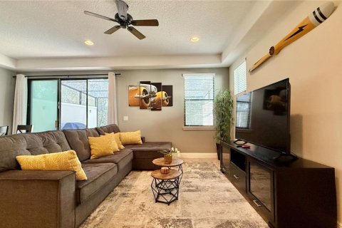 Adosado en venta en Davenport, Florida, 4 dormitorios, 191.38 m2 № 2166426 - foto 3