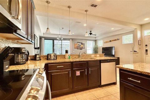 Adosado en venta en Davenport, Florida, 4 dormitorios, 191.38 m2 № 2166426 - foto 9