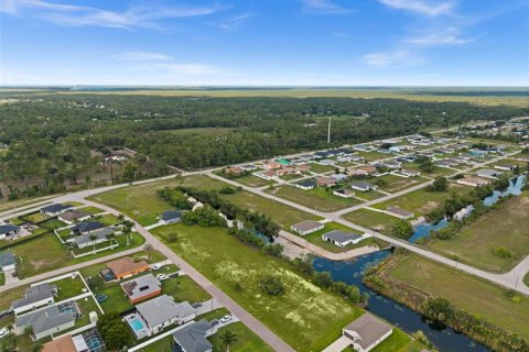 Купить земельный участок в Кейп-Корал, Флорида № 2161382 - фото 9