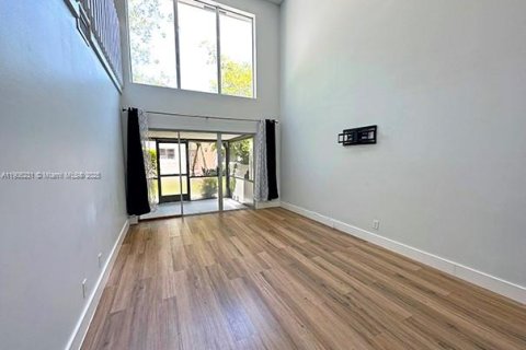 Купить таунхаус в Маргит, Флорида 3 спальни, 128.76м2, № 1956887 - фото 9