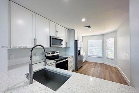 Купить таунхаус в Маргит, Флорида 3 спальни, 128.76м2, № 1956887 - фото 12