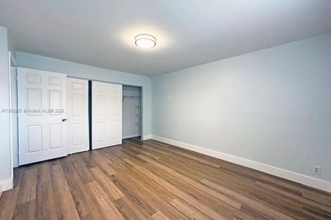 Купить таунхаус в Маргит, Флорида 3 спальни, 128.76м2, № 1956887 - фото 29