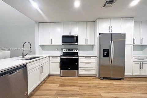 Купить таунхаус в Маргит, Флорида 3 спальни, 128.76м2, № 1956887 - фото 11