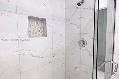 Купить таунхаус в Маргит, Флорида 3 спальни, 128.76м2, № 1956887 - фото 22