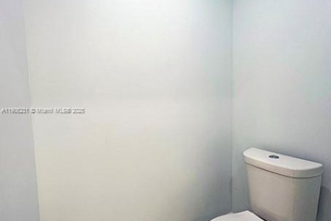 Купить таунхаус в Маргит, Флорида 3 спальни, 128.76м2, № 1956887 - фото 23