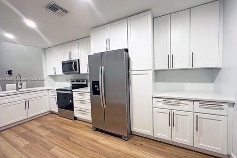 Купить таунхаус в Маргит, Флорида 3 спальни, 128.76м2, № 1956887 - фото 15