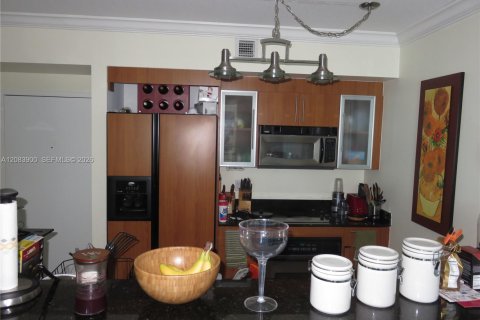 Condominio en alquiler en Miami, Florida, 2 dormitorios, 108.6 m2 № 2353575 - foto 7