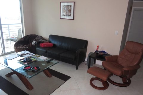 Condominio en alquiler en Miami, Florida, 2 dormitorios, 108.6 m2 № 2353575 - foto 8