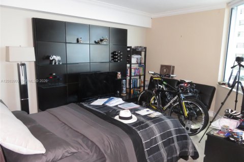 Condominio en alquiler en Miami, Florida, 2 dormitorios, 108.6 m2 № 2353575 - foto 10