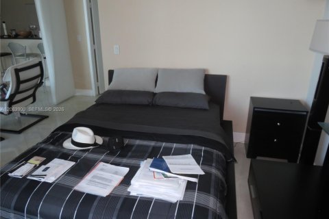 Condominio en alquiler en Miami, Florida, 2 dormitorios, 108.6 m2 № 2353575 - foto 13