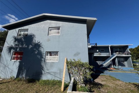 Commercial property in Lake Worth, Florida 531.77 sq.m. № 2030653 - photo 7