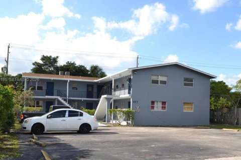 Commercial property in Lake Worth, Florida 531.77 sq.m. № 2030653