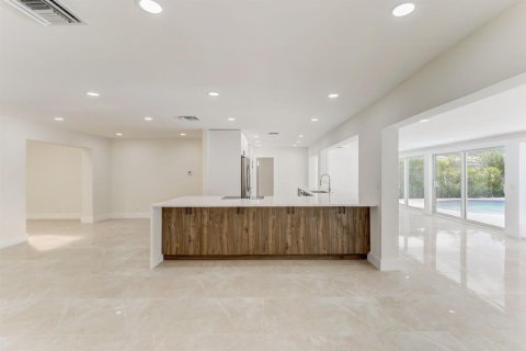 House in Fort Lauderdale, Florida 3 bedrooms, 218.23 sq.m. № 2174236 - photo 11