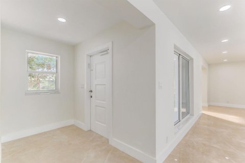 House in Fort Lauderdale, Florida 3 bedrooms, 218.23 sq.m. № 2174236 - photo 5