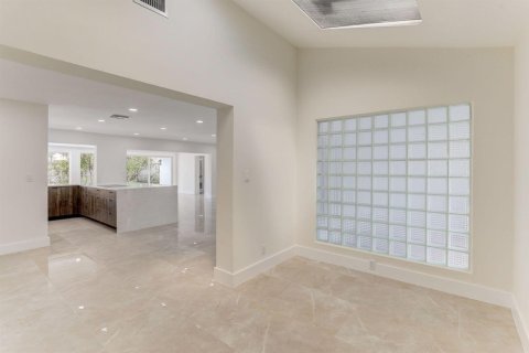 House in Fort Lauderdale, Florida 3 bedrooms, 218.23 sq.m. № 2174236 - photo 10