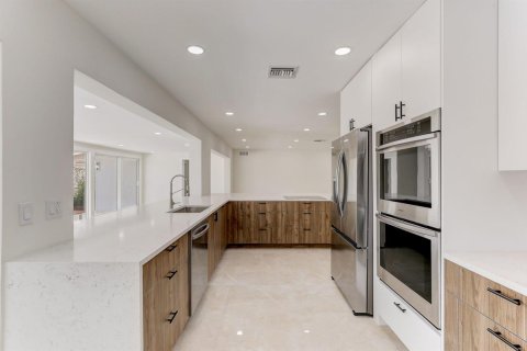 House in Fort Lauderdale, Florida 3 bedrooms, 218.23 sq.m. № 2174236 - photo 20