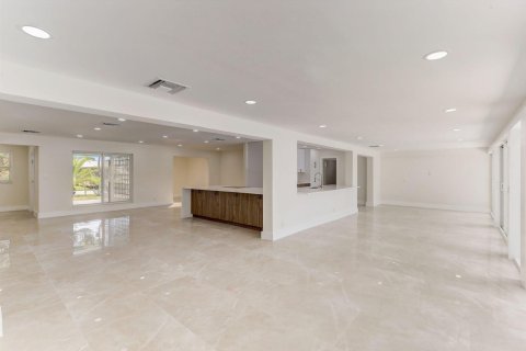 House in Fort Lauderdale, Florida 3 bedrooms, 218.23 sq.m. № 2174236 - photo 18