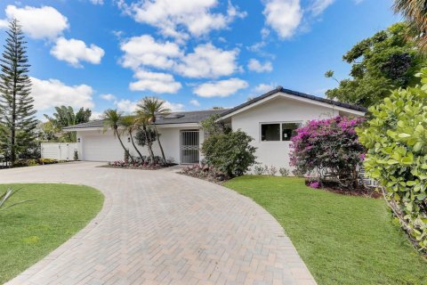 House in Fort Lauderdale, Florida 3 bedrooms, 218.23 sq.m. № 2174236