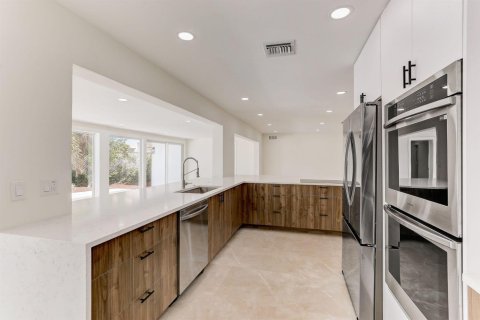 House in Fort Lauderdale, Florida 3 bedrooms, 218.23 sq.m. № 2174236 - photo 21