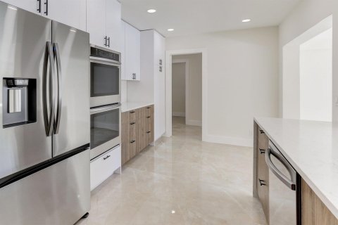 House in Fort Lauderdale, Florida 3 bedrooms, 218.23 sq.m. № 2174236 - photo 25