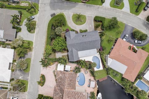House in Fort Lauderdale, Florida 3 bedrooms, 218.23 sq.m. № 2174236 - photo 29