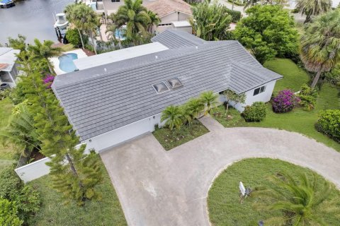 House in Fort Lauderdale, Florida 3 bedrooms, 218.23 sq.m. № 2174236 - photo 2