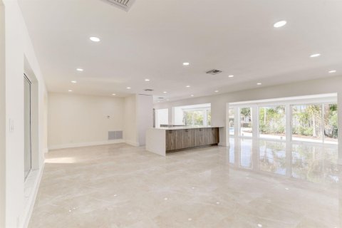 House in Fort Lauderdale, Florida 3 bedrooms, 218.23 sq.m. № 2174236 - photo 6