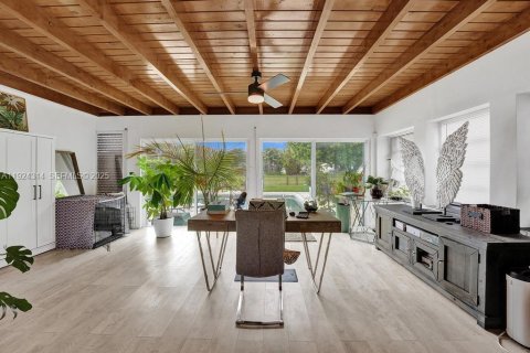 Снять в аренду виллу или дом в Палм-Бич-Гарденс, Флорида 3 спальни, 203.18м2, № 1984598 - фото 10