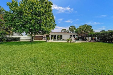 Снять в аренду виллу или дом в Палм-Бич-Гарденс, Флорида 3 спальни, 203.18м2, № 1984598 - фото 12