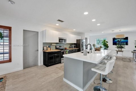 Снять в аренду виллу или дом в Палм-Бич-Гарденс, Флорида 3 спальни, 203.18м2, № 1984598 - фото 5