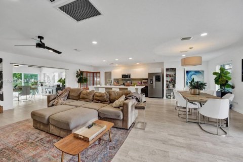 Снять в аренду виллу или дом в Палм-Бич-Гарденс, Флорида 3 спальни, 203.18м2, № 1984598 - фото 4