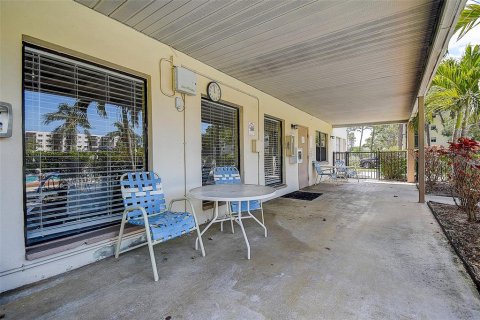 Condo in Saint Petersburg, Florida, 2 bedrooms  № 1614778 - photo 29