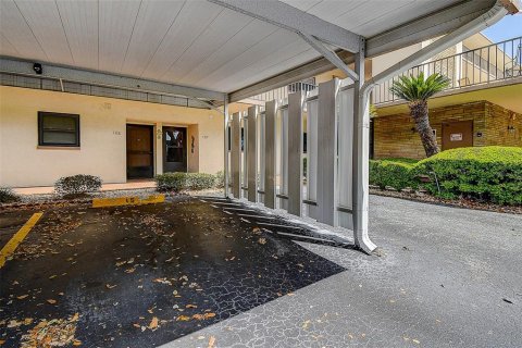 Condo in Saint Petersburg, Florida, 2 bedrooms  № 1614778 - photo 4